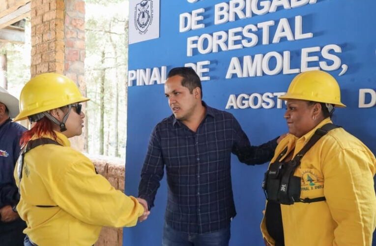 El Ing. Iván Zarate acude a la clausura de Brigada de Protección Forestal