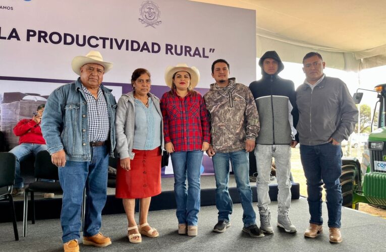 Lupita Ramírez acompaña al Gobernador al programa “Contigo en Concurrencia a la Productividad Rural”