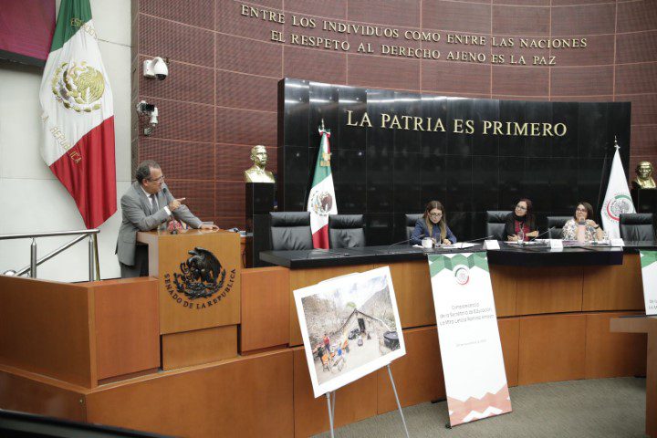 Gilberto Herrera destaca obras escolares hechas por el Gobierno de México y exhibe sobrecostos de la infraestructura estatal