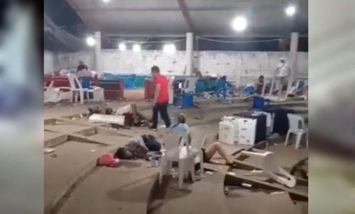 Imágenes sensibles // Cinco personas asesinadas y 20 heridos en palenque de Petatlán, Guerrero.
